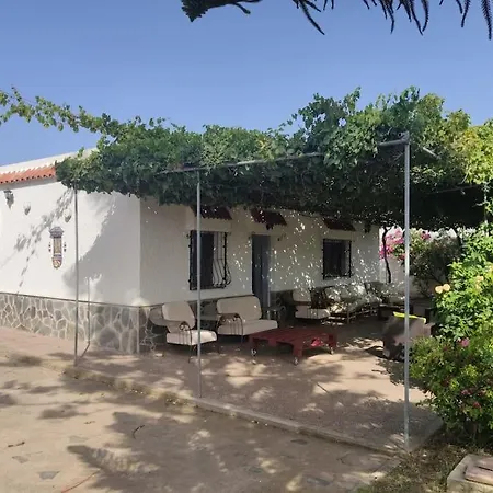 Encantadora Con Gran Porche Apartamento *