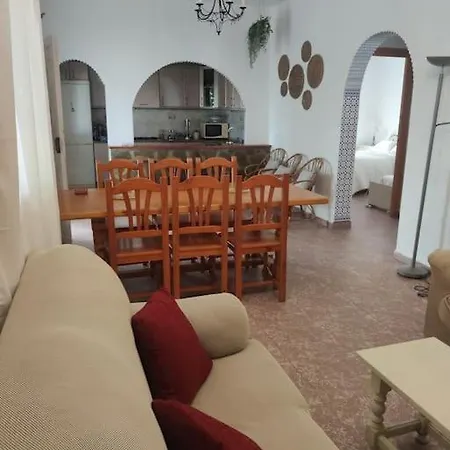 Encantadora Con Gran Porche Apartamento
